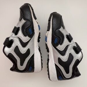 Kids Black and Silver Velcro Shoes with lights - Size 6.5